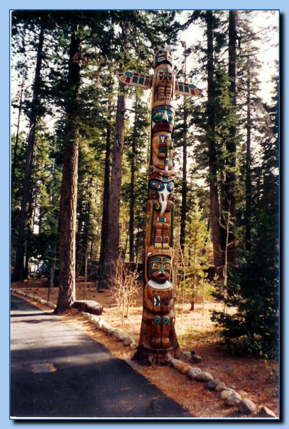 2 095 Totem Traditional Archive 02